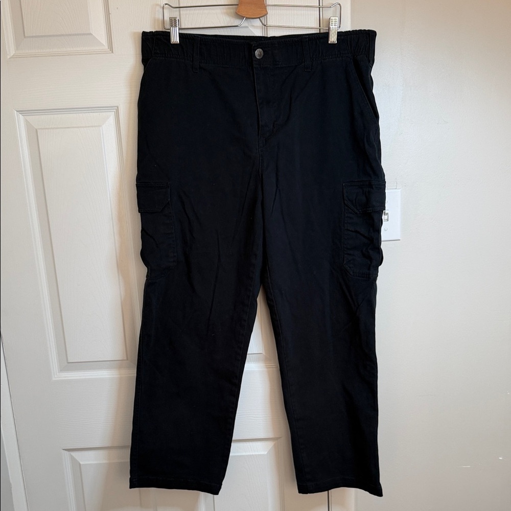 Architect Men's Black Cargo Pants size 38x30